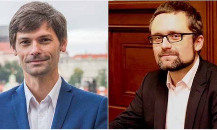 (De gauche à droite) Le sénateur tchèque Marek Hilšer et le député Mikuláš Peksa travaillent ensemble pour préparer un amendement à la loi sur la transplantation d'organes. (Capture d'écran de ceske-volby.cz/pirati.cz)