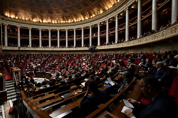 L'Assemblée nationale a adopté mardi la proposition de loi LR controversée "anticasseurs".   (Photo : PHILIPPE LOPEZ/AFP/Getty Images)