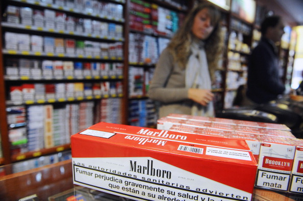 Cigarettes : le Parlement andorran vient de voter un tarif minimum du tabac pour lutter contre le trafic.   (Photo : REMY GABALDA/AFP/GettyImages)
