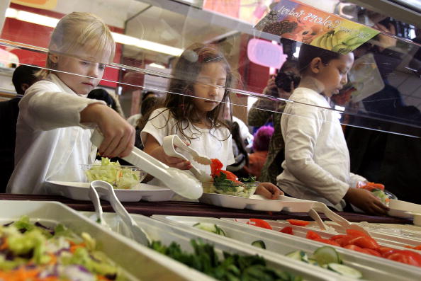 À Rouen, quatorze écoles primaires et maternelles vont tester un repas sans viande une fois par semaine. (Photo : Tim Boyle/Getty Images)