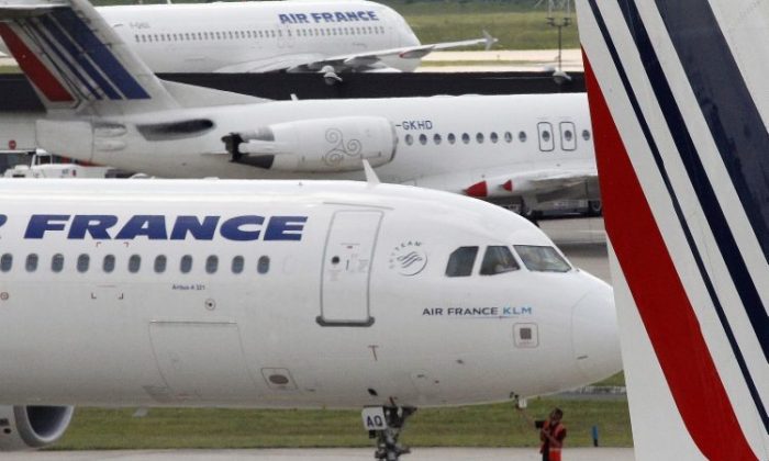 Le gouvernement français a fait appel aux sentiments patriotiques de la principale compagnie aérienne française, Air France, en lui demandant de reconsidérer sa décision de commander des avions à Boeing. (Joel Saget/AFP/Getty Images)