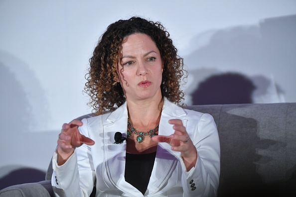 Cristina Shapiro, responsable de '10 000 femmes', Goldman Sachs, prend la parole lors de la 6ème édition du Sommet sur les droits de femmes dans un hôtel à Washington, le 11 décembre 2018.(Photo : MANDEL NGAN/AFP/Getty Images)