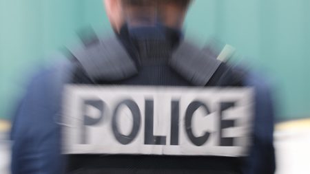 Flash – Prise d’otage en Charente-Maritime : un homme armé retranché chez lui avec femme et enfant