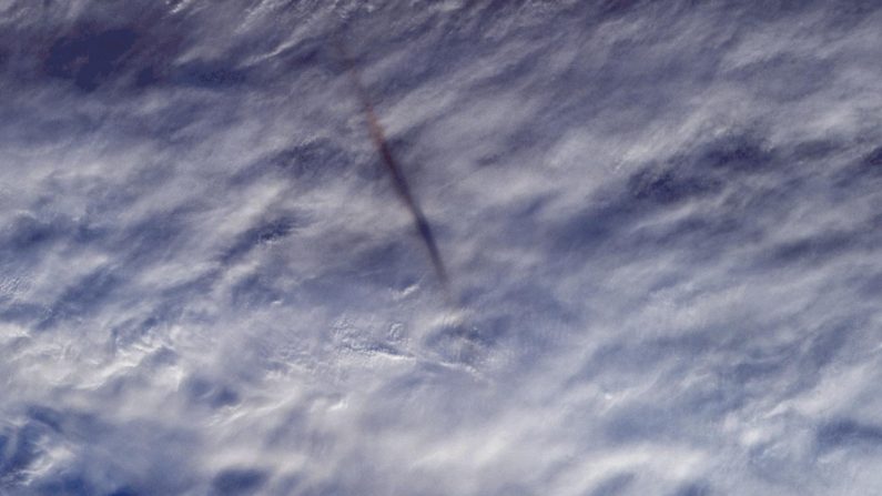 -Le grand météore apparu au-dessus de la mer de Bering le 18 décembre a été filmé par la NASA. Image de la NASA.