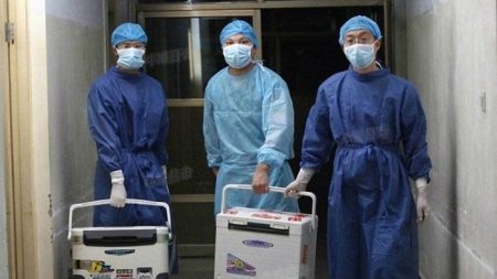 Des médecins révèlent des détails sur les prélèvements d’organes forcés dans des camps militaires chinois
