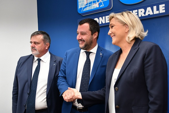 -Mme Le Pen et M. Salvini, qui se disputent le leadership sur l'extrême droite européenne, ont eu toutefois une "rencontre cordiale" vendredi, selon la Ligue et devraient participer à une "manifestation commune" en mai. Photo par Alberto PIZZOLI / AFP / Getty Images.