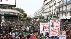 Un manifestant algérien risque 10 ans de prison pour avoir brandi le drapeau berbère