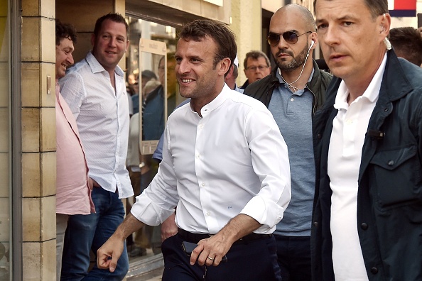 Emmanuel Macron dans les rues du Touquet le 21 avril 2019. (FRANCOIS LO PRESTI/AFP/Getty Images)