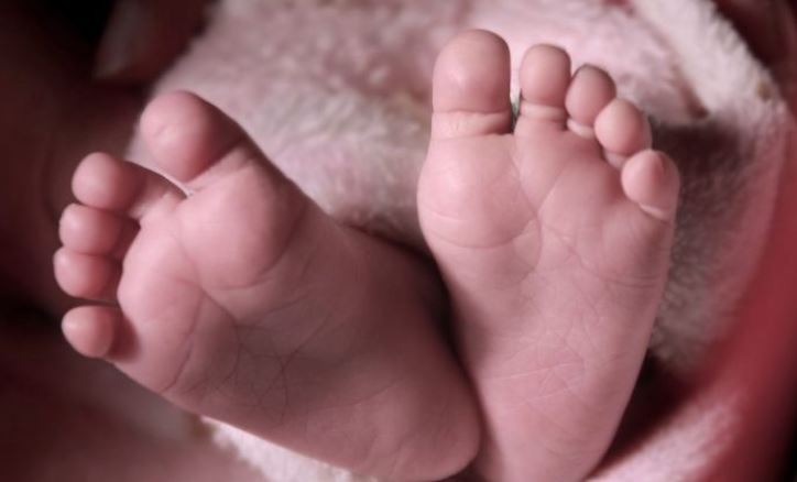 Photo d'archives des pieds d'un bébé (Vitamine/Pixabay)