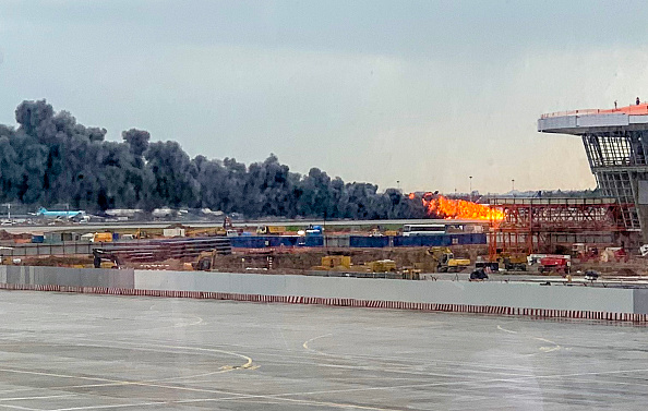Incendie d'un Superjet-100 de fabrication russe à l'aéroport Sheremetyevo près de Moscou le 5 mai 2019.    (Photo : VIKTOR MARCHUKAITES/AFP/Getty Images)
