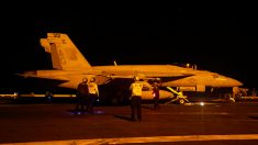 Un porte-avions américain dans le Golfe ravive de douloureux souvenirs en Irak