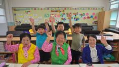 En Corée du Sud, des grands-mères en primaire