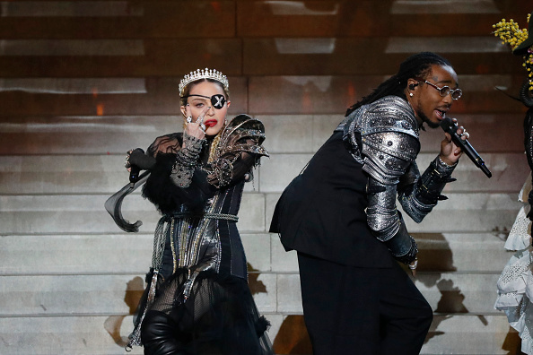 -Madonna et Quavo se produisent sur scène lors du 64e concours annuel de l'Eurovision organisé à Tel Aviv le 18 mai 2019, en Israël. Photo de Michael Campanella / Getty Images.