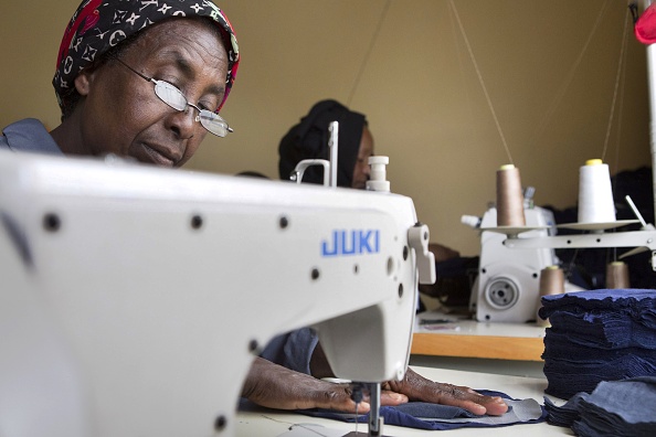 Les salariés éthiopiens du textile gagnent 26 dollars par mois, ils sont les moins bien payés au monde.   (Photo : ZACHARIAS ABUBEKER/AFP/Getty Images)