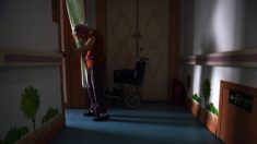 Un infirmier ligote une femme âgée à son lit, sa famille qualifie ce geste de «torture»