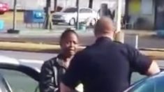 Un policier se prépare à arrêter une femme prise en flagrant délit de vol à l’étalage quand il voit ce qu’elle avait volé…