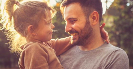 De nombreux pères privilégient l'entretien de leur famille plutôt que leur santé physique, un compromis inutile qui a des conséquences. (Liderina/Shutterstock)