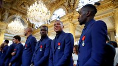« Vous avez rendu fier tout un pays » : Emmanuel Macron décore les Bleus champions du monde
