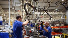 Ford va fermer une usine de moteurs, revers pour l’automobile britannique