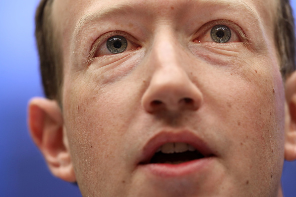 Le patron de Facebook Mark Zuckerberg a annoncé en mars dernier d'opérer, sur plusieurs années, un virage stratégique vers les messageries instantanées et... les paiements électroniques. (Photo : Chip Somodevilla/Getty Images)