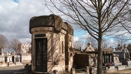Profanation d’un cimetière à Toulouse : les objets d’une centaine de tombes renversés ou brisés
