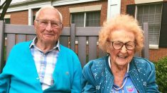 Un couple de 100 et 102 ans dans le même établissement de soins se marie et révèle comment ils maintiennent l’étincelle entre eux