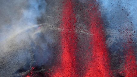 La Réunion : volcan le Piton de la Fournaise en éruption pour la troisième fois
