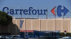 Carrefour rappelle des bouteilles de lait contaminées au plastique