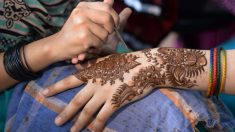 Une fillette de 7 ans est «potentiellement marquée à vie» après qu’un tatouage au henné noir tourne en brûlures