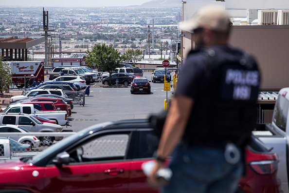 20 personnes ont été tuées au cours d'une fusillade à El Paso au Texas, dans le sud des États-Unis, le 3 août 2019. (JOEL ANGEL JUAREZ/AFP/Getty Images)