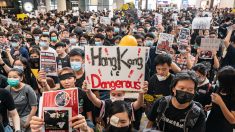 Manifestation à l’aéroport de Hong Kong, tous les vols annulés