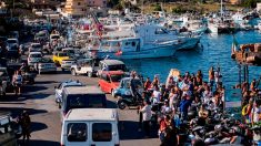 Italie: à contrecœur, Salvini autorise le débarquement de 27 mineurs à Lampedusa