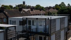 Royaume-Uni: une migrante musulmane se plaint du logement offert par la municipalité