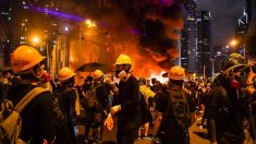 Manifestations interdites à Hong Kong: de violents heurts autour du Parlement