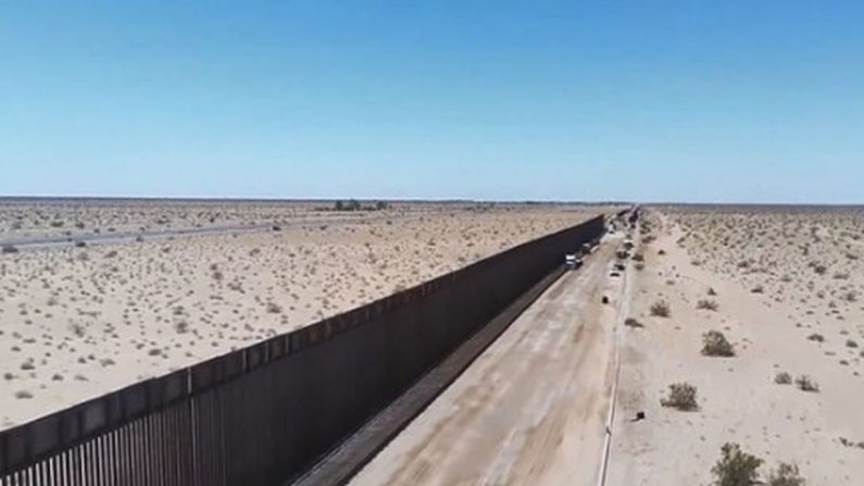 Mur en acier près de San Luis, Arizona (CBP)