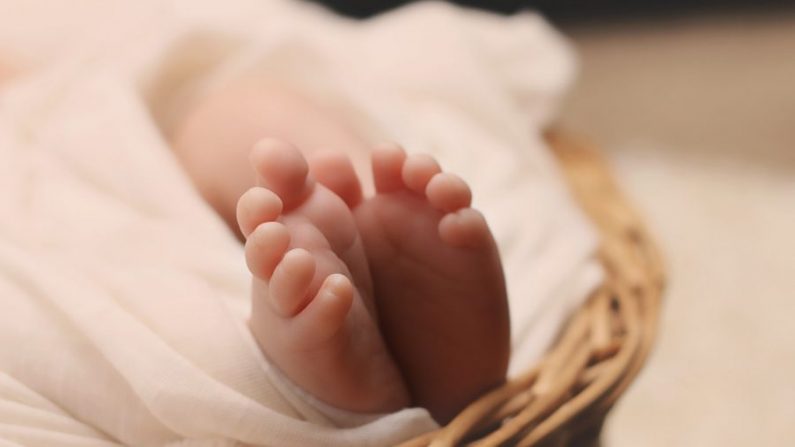 Les pieds d'un nouveau-né. (Esudroff/Pixabay)