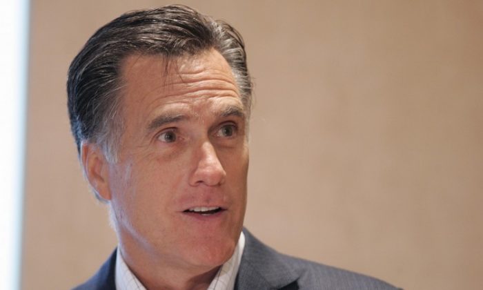 L'ancien gouverneur du Massachusetts, Mitt Romney, prononce son discours sur la réforme des soins de santé le 12 mai à l'université du Michigan à Ann Arbor, Michigan. Romney est en tête du dernier sondage Gallup des candidats républicains à la Maison-Blanche. (J.D. Pooley/Getty Images)
