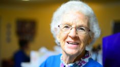 Elle meurt de stress à l’âge de 101 ans dans une maison de retraite après qu’une aide-soignante lui casse les deux jambes