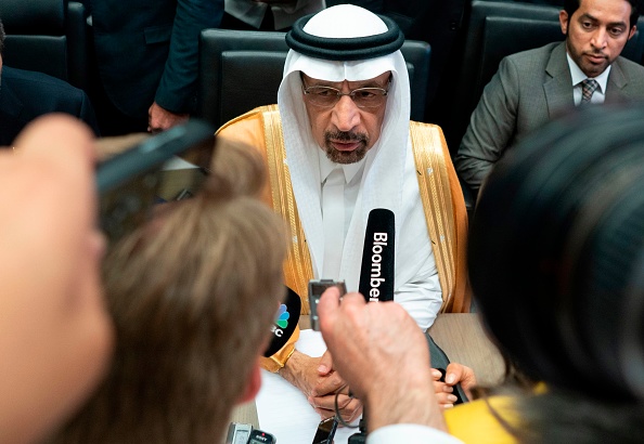 Le ministre saoudien de l'Énergie, Khaled al-Falih, répond aux questions des journalistes en marge de la 176e réunion de l'Organisation des pays exportateurs de pétrole (OPEP) le 1er juillet 2019 à Vienne en Autriche. (Photo : JOE KLAMAR/AFP/Getty Images)