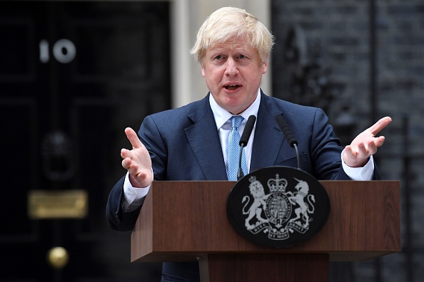 -Le Premier ministre britannique Boris Johnson a fait une déclaration devant le 10 septembre, dans le centre de Londres, le 2 septembre 2019. Le Premier ministre a déclaré lundi que les chances d'un accord sur le Brexit avec Bruxelles "se levaient. Il a exhorté les députés conservateurs rebelles à ne pas compromettre ses négociations avec Bruxelles. Photo de Ben STANSALL / AFP / Getty Images.