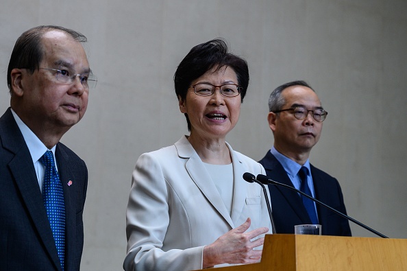 -La directrice générale de Hong Kong, Carrie Lam, prend la parole lors d'une conférence de presse en tant que secrétaire principal de l'Administration. Hong Kong le 5 septembre 2019, un jour après elle a annoncé le retrait d'un projet de loi d'extradition répugnant. Photo de Philip FONG / AFP / Getty Images.