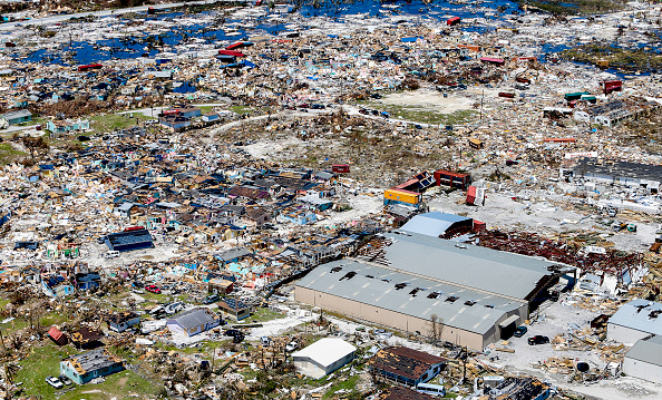 -Vue aérienne de Marsh Harbour après le passage de l'ouragan Dorian le 5 septembre 2019, Bahamas. L'ouragan Dorian s'est abattu sur la chaîne d'îles sous la forme d'une tempête de catégorie 5 pendant deux jours avant de se déplacer vers le nord. Photo de Jose Jimenez / Getty Images.