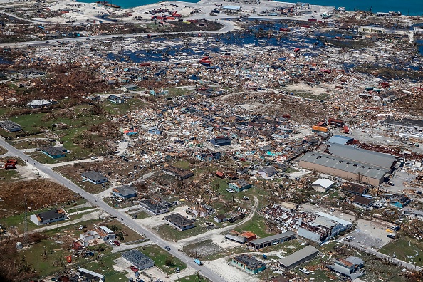 -Vue aérienne des inondations et des dégâts causés par l'ouragan Dorian à Freeport, Grand Bahama, le 5 septembre 2019. Photo de Adam DelGiudice / AFP / Getty Images.