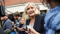 Pour sa rentrée Marine Le Pen critique Emmanuel Macron et vise les municipales