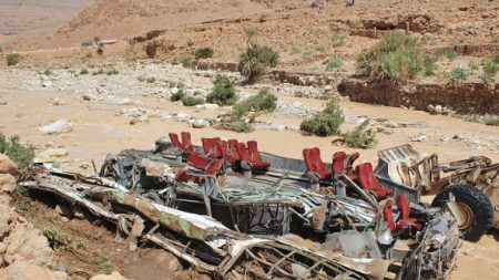 Inondations au Maroc: 17 morts dans l’accident d’un bus emporté par une crue
