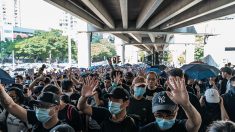 Hong Kong : brefs affrontements pour le seizième week-end de manifestations