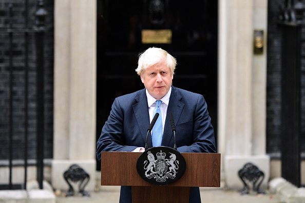 Le Premier ministre britannique Boris Johnson prononce un discours au 10 Downing Street le 2 septembre 2019 à Londres. Boris Johnson  a déclaré qu'il espérait que les députés voteraient avec le gouvernement pour ne pas retirer le principe "Pas d'accord" de la table des négociations du Brexit avec l'UE.  (Photo : Leon Neal/Getty Images)