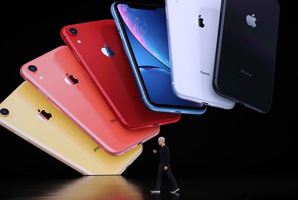 Le PDG d'Apple, Tim Cook, annonce le nouvel iPhone 11 alors qu'il prononce le discours lors d'un événement spécial le 10 septembre 2019 au Théâtre Steve Jobs sur le campus Apple de Cupertino, en Californie. Apple a dévoilé de nouveaux produits lors de l'événement. (Photo : Justin Sullivan/Getty Images)