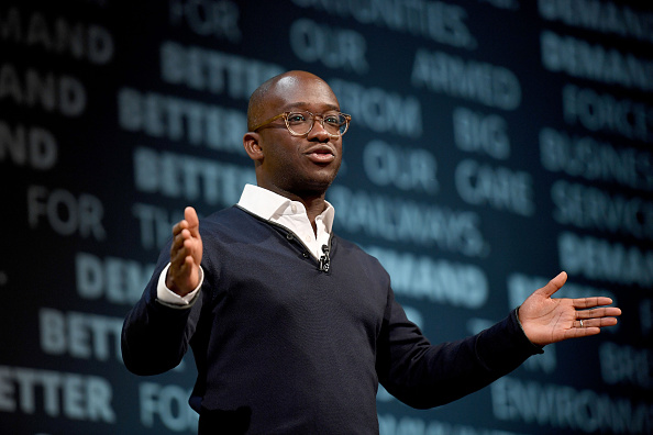 L'ancien député conservateur Sam Gyimah s'exprime sur scène après avoir rejoint le parti libéral démocrate à la conférence du parti libéral démocrate au Centre international de Bournemouth le 14 septembre 2019 à Bournemouth, en Angleterre. (Photo : Finnbarr Webster/Getty Images)