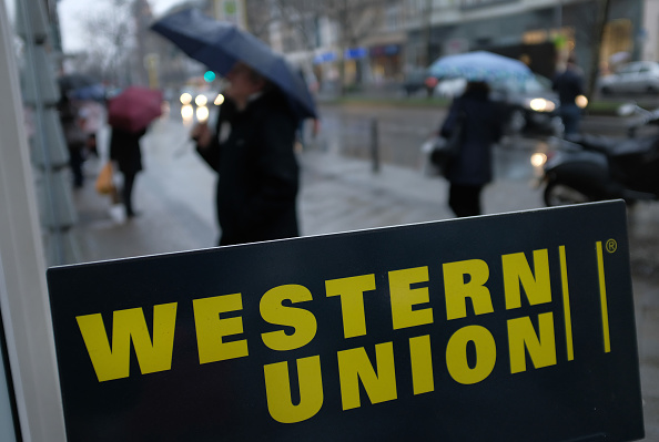 Les consommateurs américains pourront payer dans une des 15 000 branches de Western Union, une entreprise spécialisée dans les transferts d'argent à l'international, sans frais supplémentaires. (Photo : Sean Gallup/Getty Images)